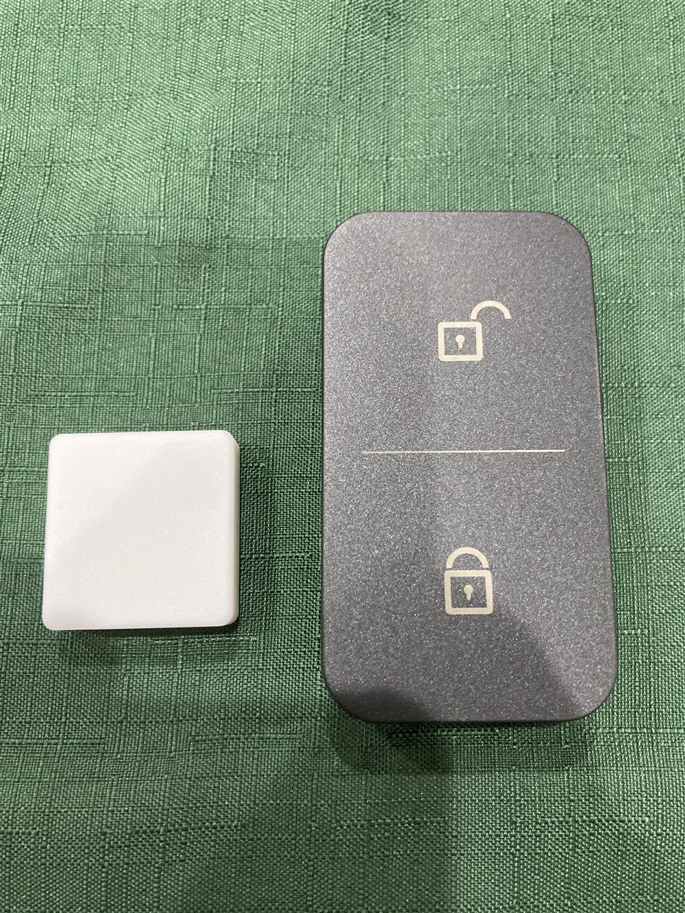 Hub3本体とセサミリモート